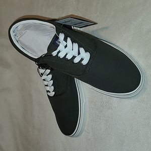 NWT! Chaps men's canvas lace-up casual sneaker